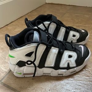 Women’s - Air More Nike Uptempo